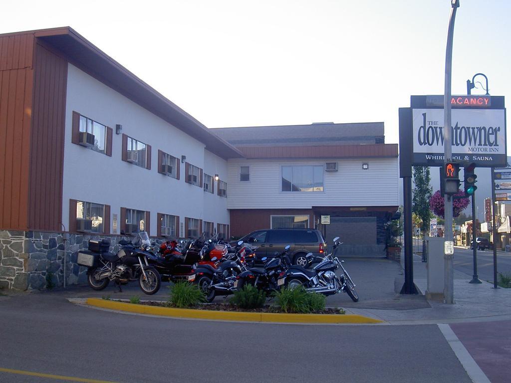 Downtowner Motor Inn Creston Exterior photo