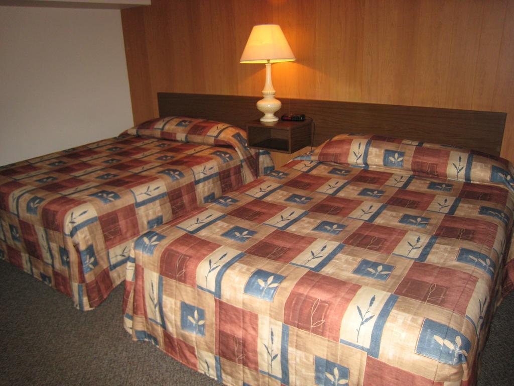 Downtowner Motor Inn Creston Room photo