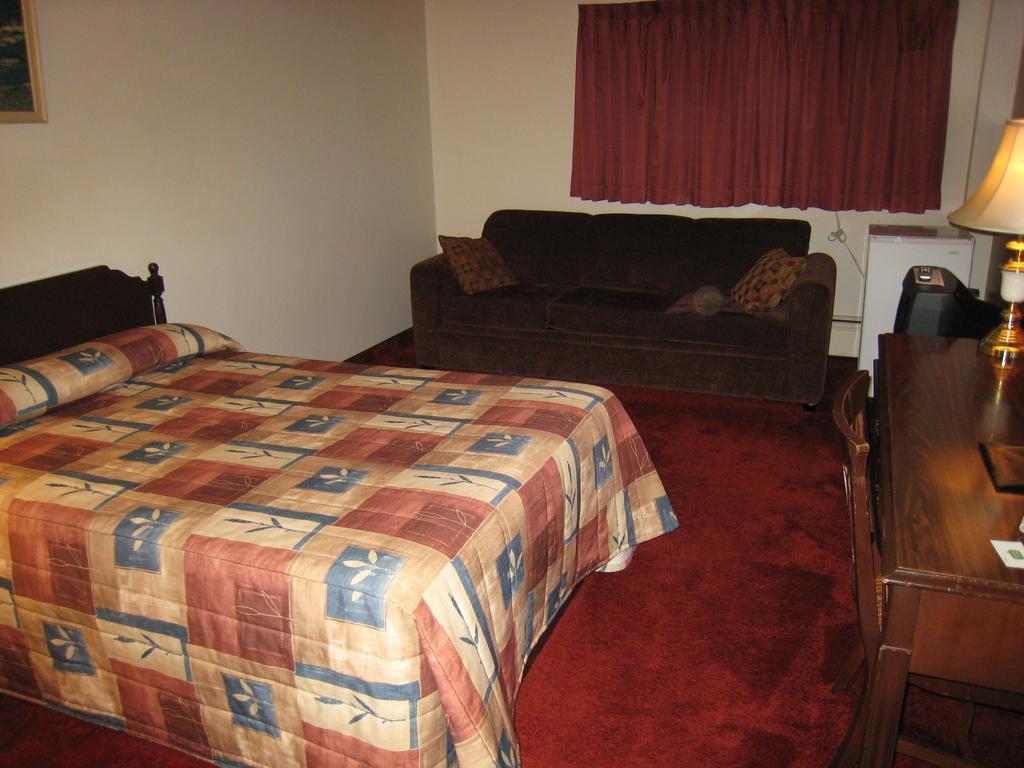 Downtowner Motor Inn Creston Room photo